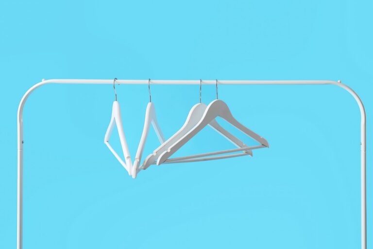 Picking Top-Selling Men's Clothing Items For Dropshipping
