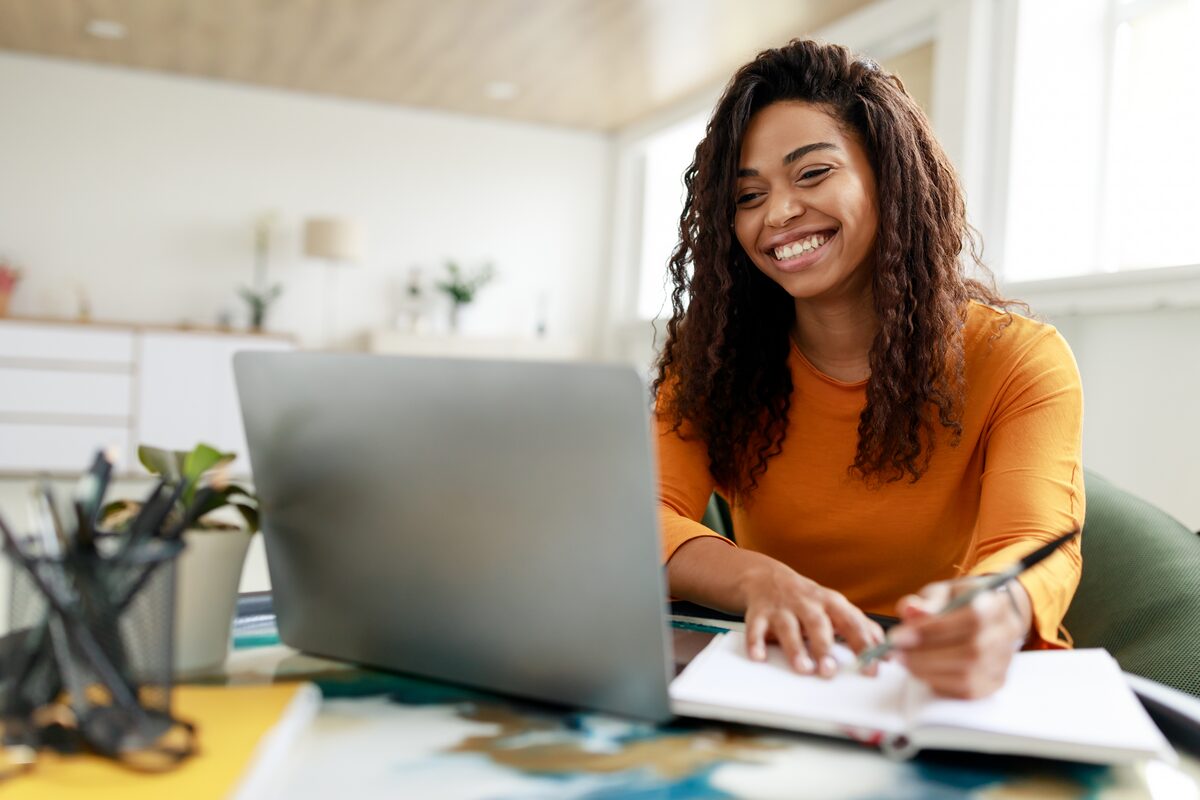 Online courses and tutorials as digital products for dropshipping