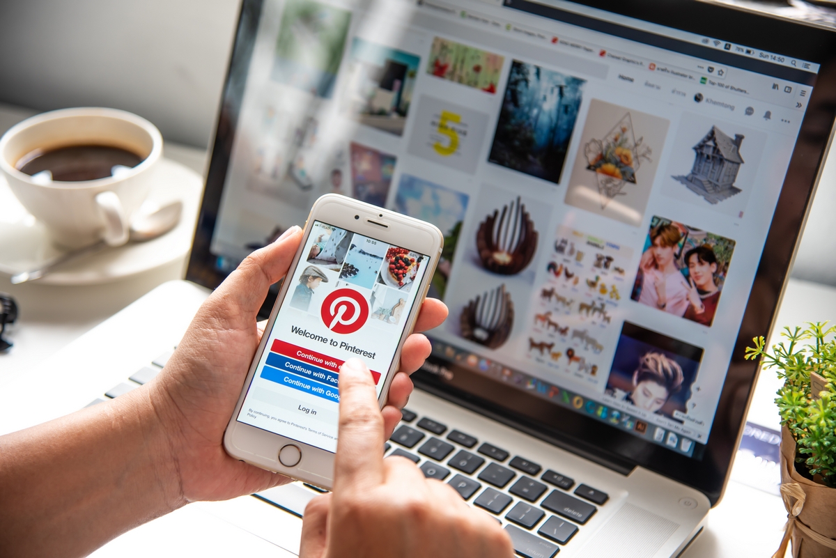 Pinterest mockups to promote digital products