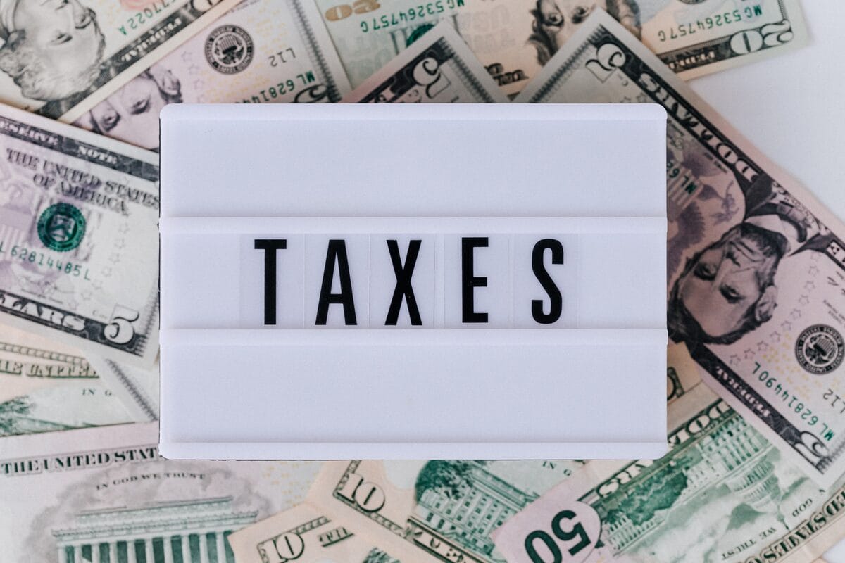 What are dropshipping taxes