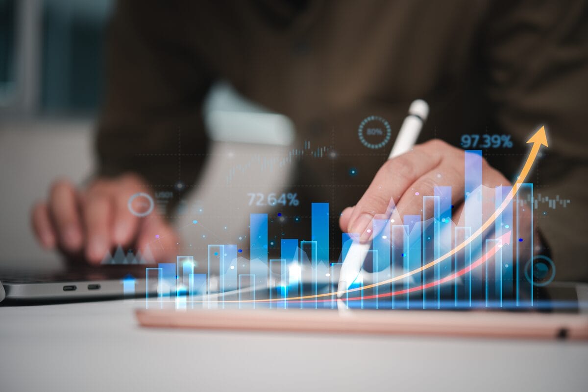 Tracking social media analytics for e-commerce