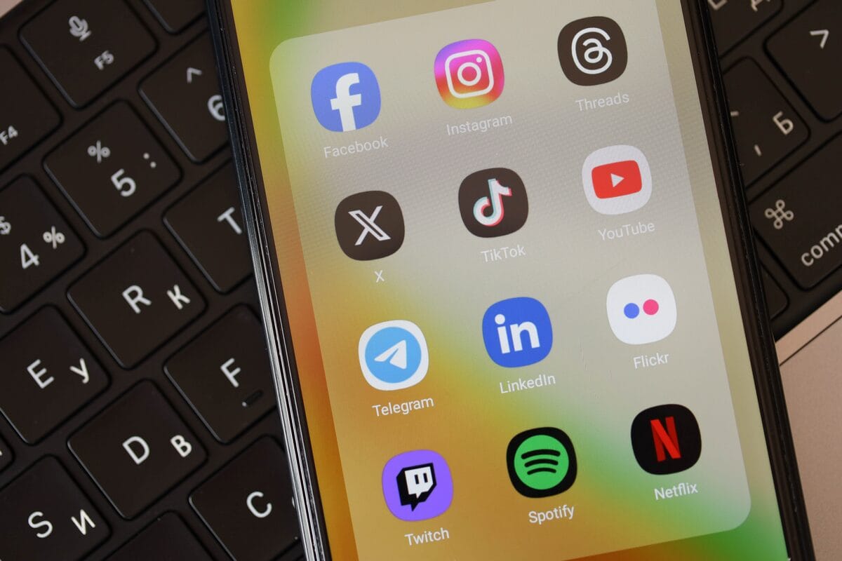 Channel and social media platforms for e-commerce